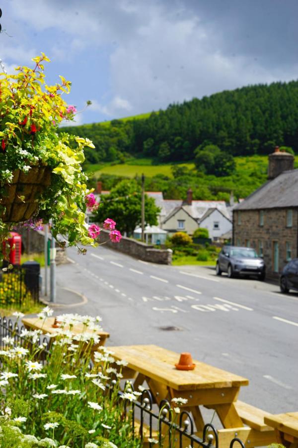 מלון Llandrillo The Dudley Arms מראה חיצוני תמונה